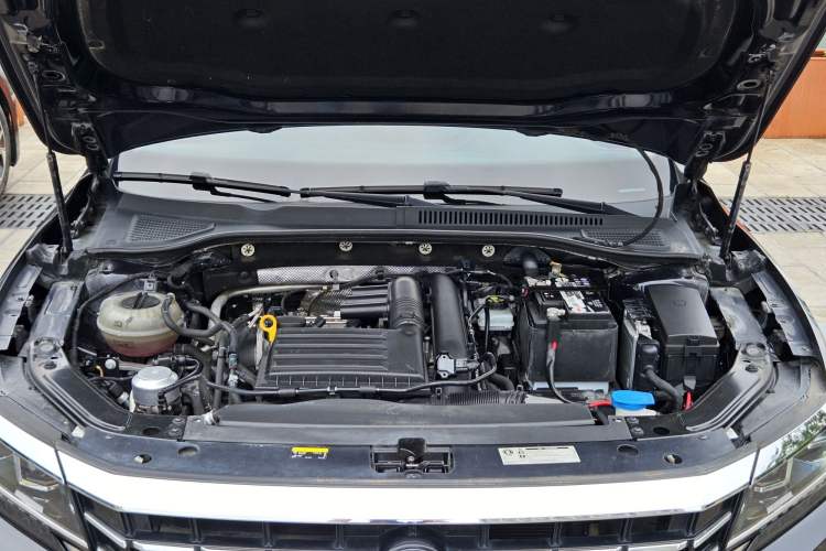 Used Volkswagen Passat 2020 280TSI Business Edition China V Standard Engine Bay