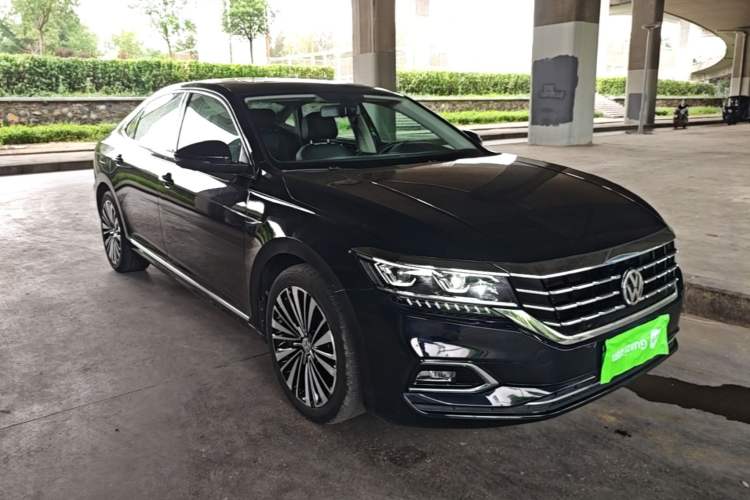 Used Volkswagen Passat 2020 330TSI Luxury Edition China VI Exterior 1