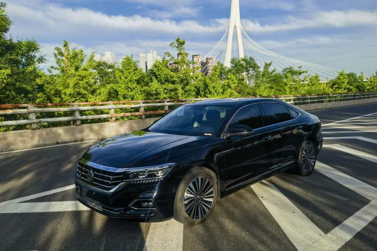 Used Volkswagen Passat 2020 Revised Version 330TSI Luxury Edition China VI Standard Exterior 1