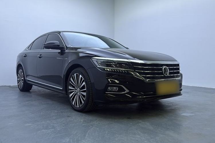 Used Volkswagen Passat 2020 330TSI Luxury Edition China VI Exterior 1