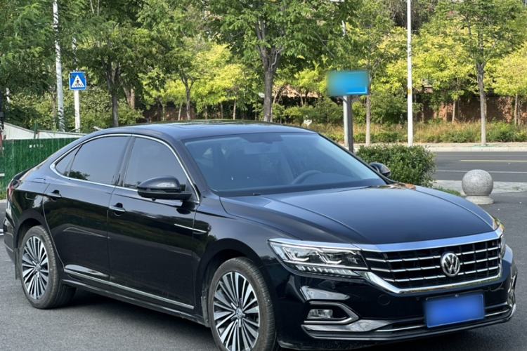 Used Volkswagen Passat 2020 330TSI Luxury Edition China VI Exterior 2