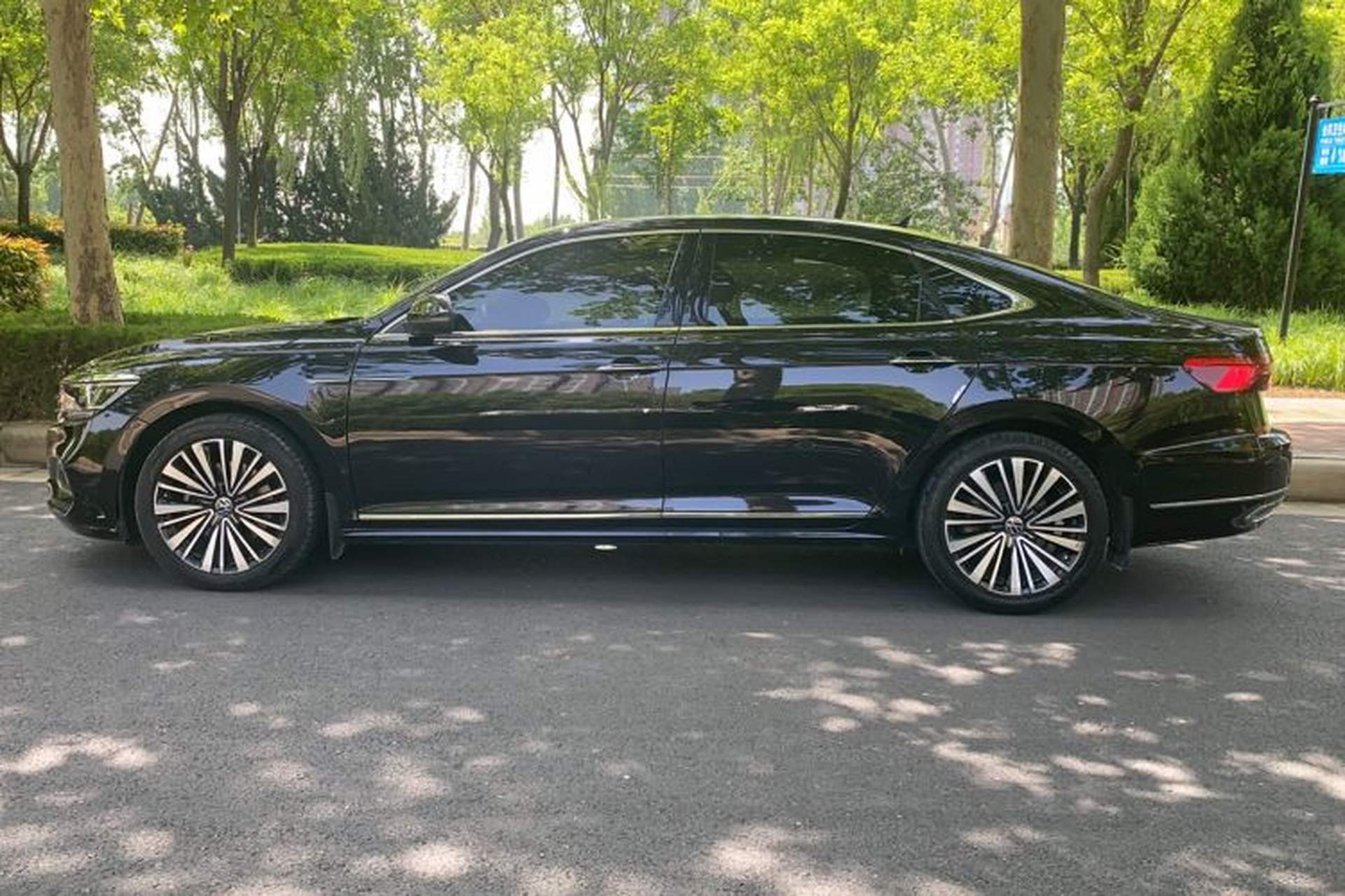 Used Volkswagen Passat 2020 Revised Version 330TSI Luxury Edition China VI Standard Exterior 2