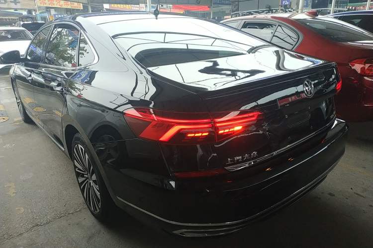 Used Volkswagen Passat 2020 330TSI Luxury Edition China VI Exterior 2
