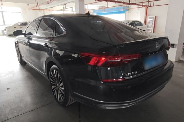 Used Volkswagen Passat 2020 330TSI Luxury Edition China VI Exterior 2
