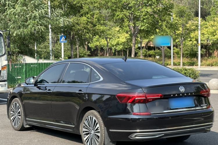 Used Volkswagen Passat 2020 330TSI Luxury Edition China VI Exterior 3