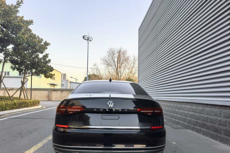Used Volkswagen Passat 2020 330TSI Luxury Edition China VI Exterior 3