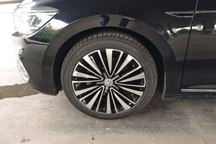 Used Volkswagen Passat 2020 330TSI Luxury Edition China VI Exterior 4