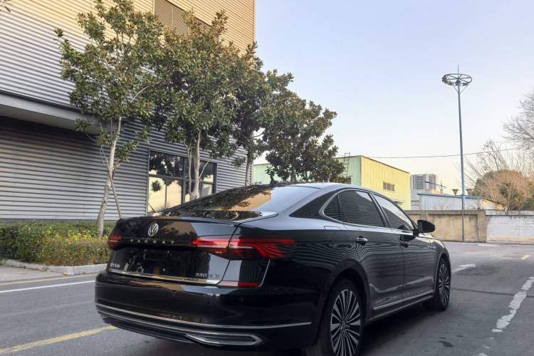 Used Volkswagen Passat 2020 330TSI Luxury Edition China VI Exterior 4