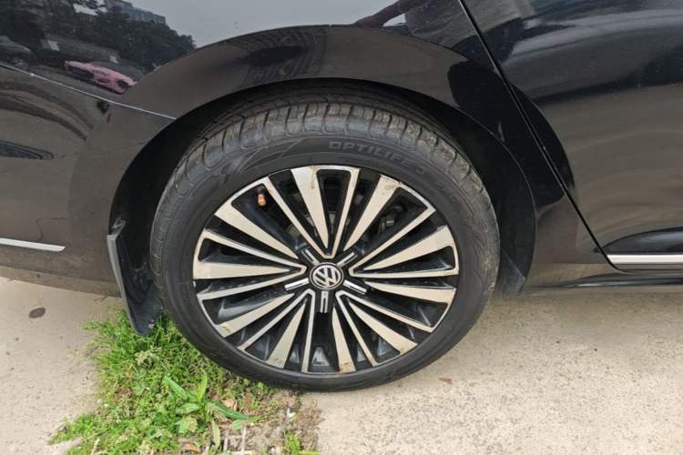 Used Volkswagen Passat 2020 330TSI Luxury Edition China VI Exterior 5