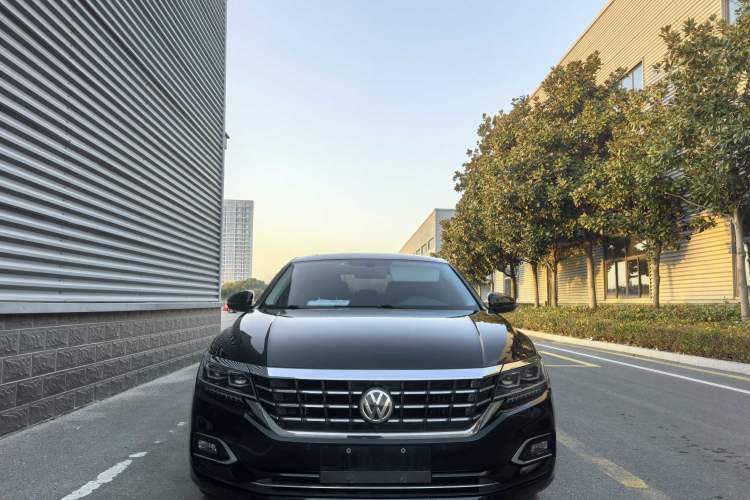 Used Volkswagen Passat 2020 330TSI Luxury Edition China VI Exterior 5