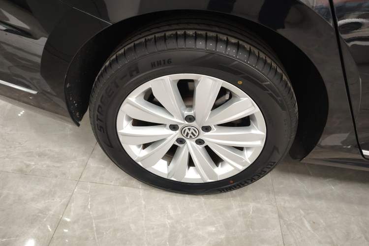 Used Volkswagen Passat 2020 330TSI Elite Edition China VI Exterior 5