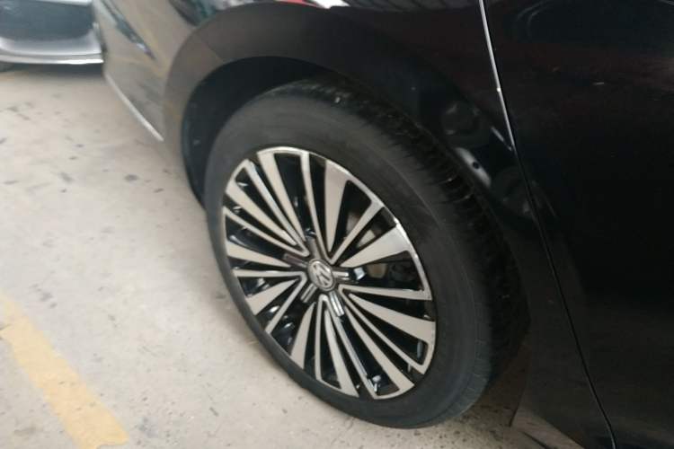 Used Volkswagen Passat 2020 330TSI Luxury Edition China VI Exterior 5