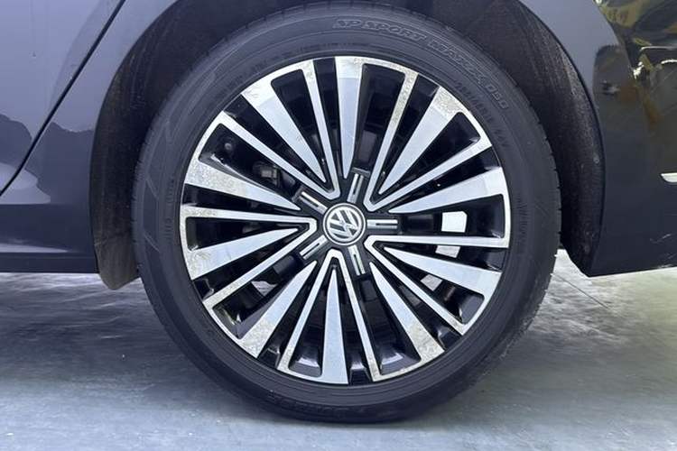 Used Volkswagen Passat 2020 330TSI Luxury Edition China VI Exterior 9