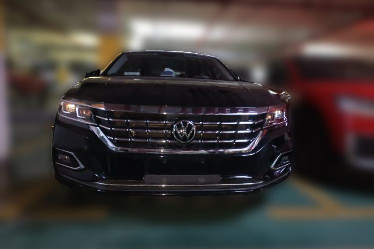 Used Volkswagen Passat 2020 330TSI Elite Edition China VI Front