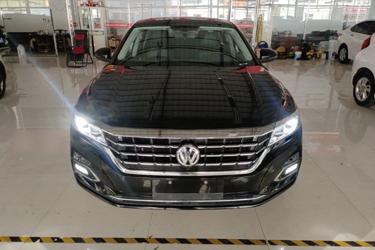 Used Volkswagen Passat 2020 330TSI Elite Edition China VI Front