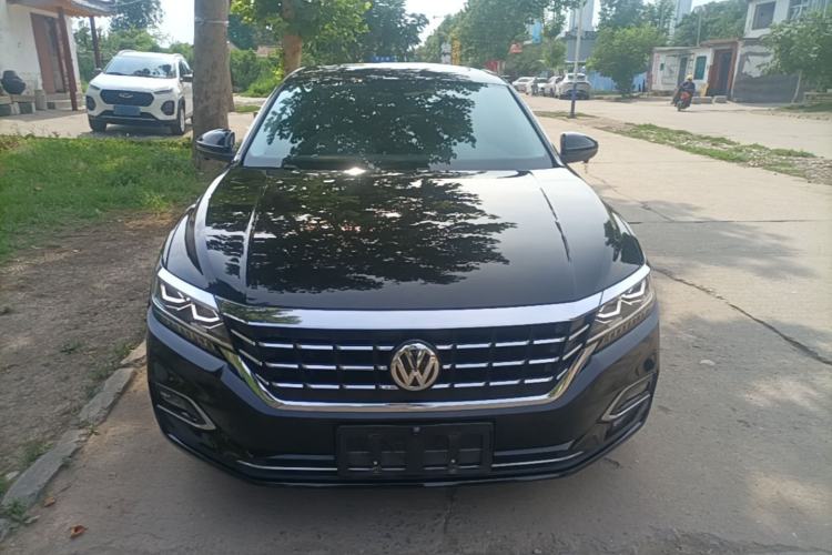 Used Volkswagen Passat 2020 330TSI Luxury Edition China VI Front