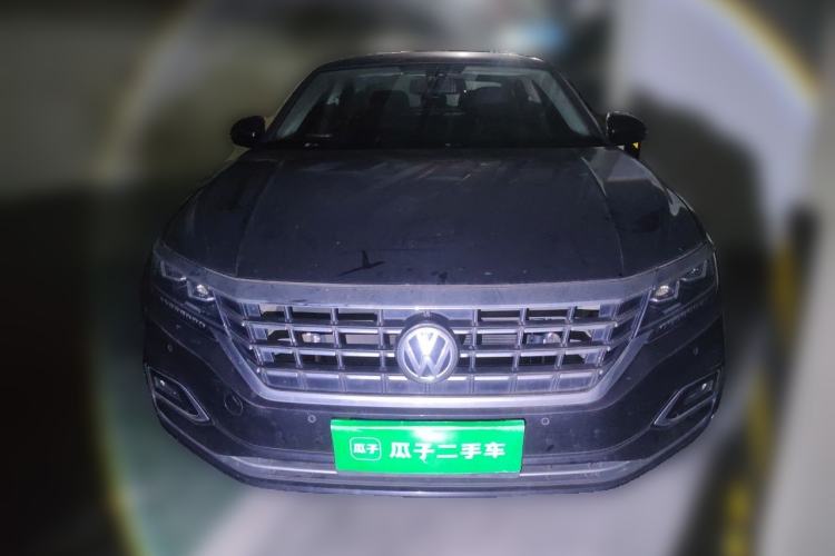 Used Volkswagen Passat 2020 330TSI Luxury Edition China VI Front