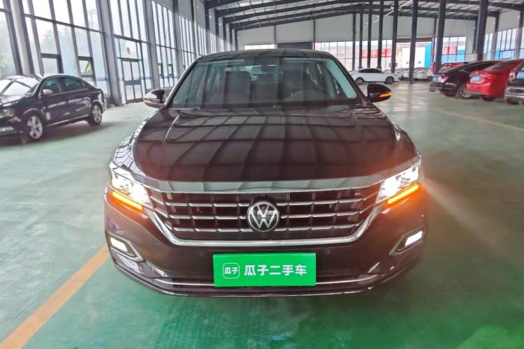 Used Volkswagen Passat 2020 Revised Version 330TSI Luxury Edition China VI Standard Front