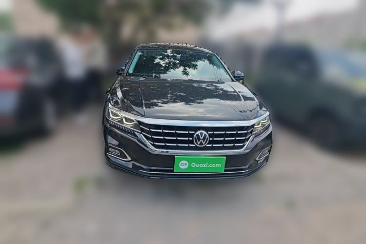 Used Volkswagen Passat 2020 Revised Version 330TSI Luxury Edition China VI Standard Front