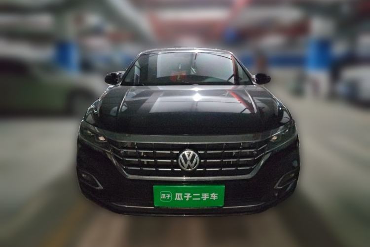 Used Volkswagen Passat 2020 330TSI Luxury Edition China VI Front
