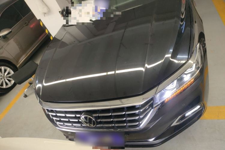 Used Volkswagen Passat 2020 Revised Version 330TSI Luxury Edition China VI Standard Front