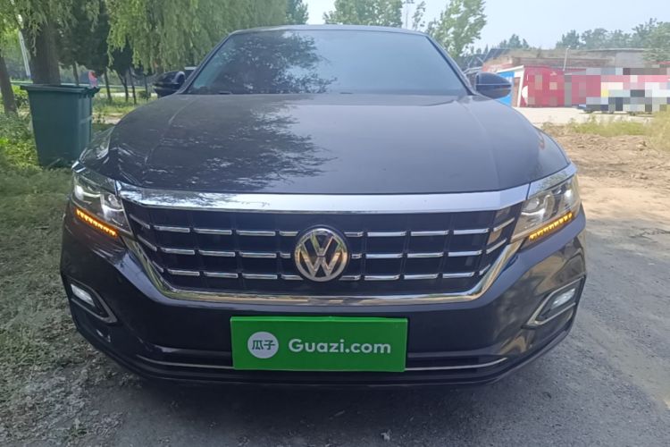 Used Volkswagen Passat 2020 330TSI Luxury Edition China VI Front