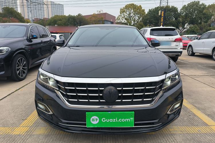 Used Volkswagen Passat 2020 Revised Version 330TSI Luxury Edition China VI Standard Front