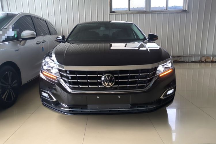 Used Volkswagen Passat 2020 Revised Version 330TSI Luxury Edition China VI Standard Front
