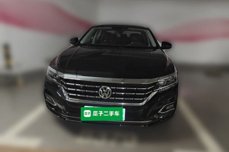 Used Volkswagen Passat 2020 330TSI Luxury Edition China VI Front