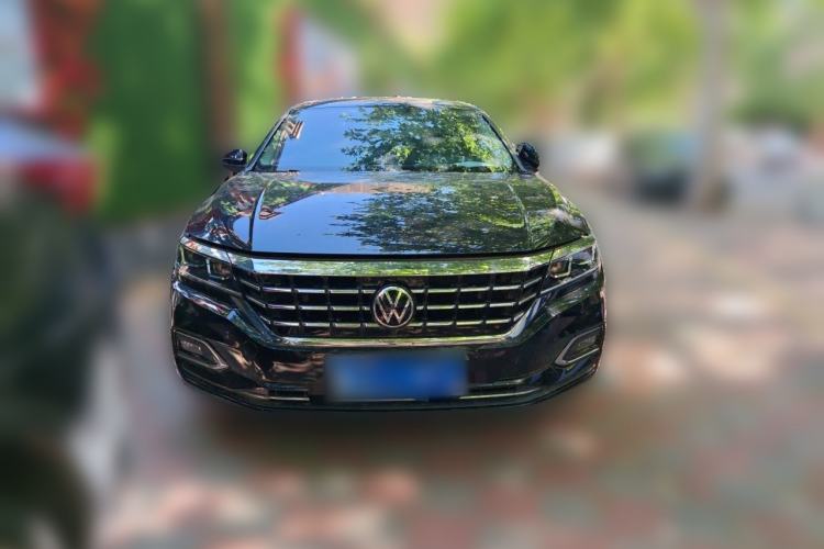 Used Volkswagen Passat 2020 330TSI Elite Edition China VI Front
