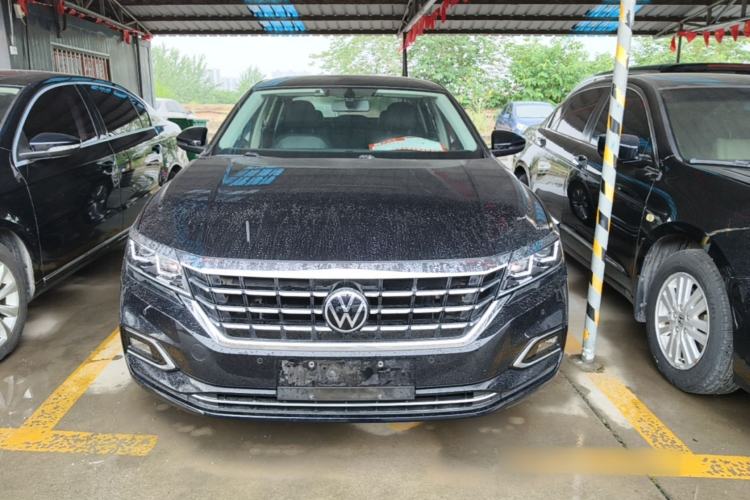 Used Volkswagen Passat 2020 330TSI Elite Edition China VI Front