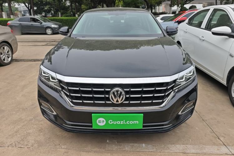Used Volkswagen Passat 2020 330TSI Luxury Edition China VI Front