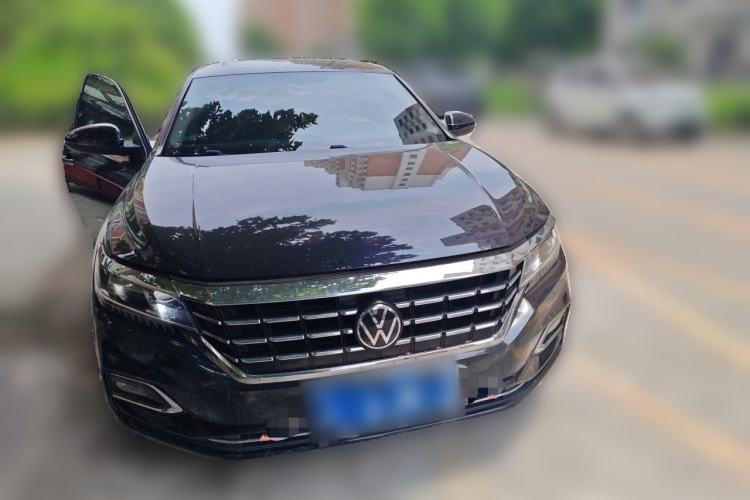 Used Volkswagen Passat 2020 Revised Version 330TSI Luxury Edition China VI Standard Front