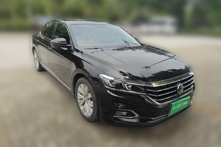 Used Volkswagen Passat 2020 330TSI Elite Edition China VI Front Right 45 Deg