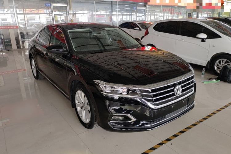 Used Volkswagen Passat 2020 330TSI Elite Edition China VI Front Right 45 Deg