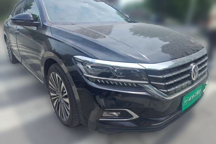 Used Volkswagen Passat 2020 380TSI Prestige Edition China VI Standard Front Right 45 Deg