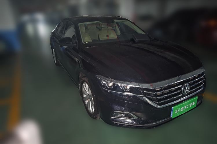 Used Volkswagen Passat 2020 330TSI Elite Edition China VI Front Right 45 Deg
