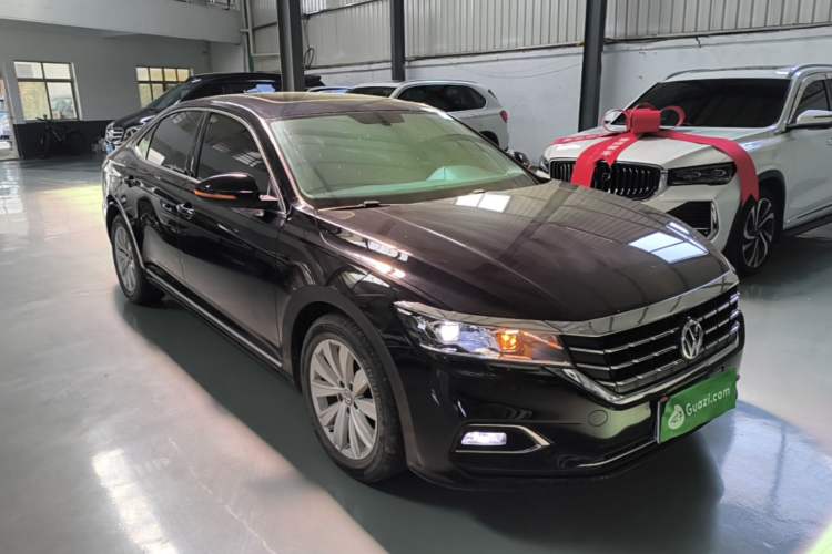 Used Volkswagen Passat 2020 330TSI Elite Edition China VI Front Right 45 Deg