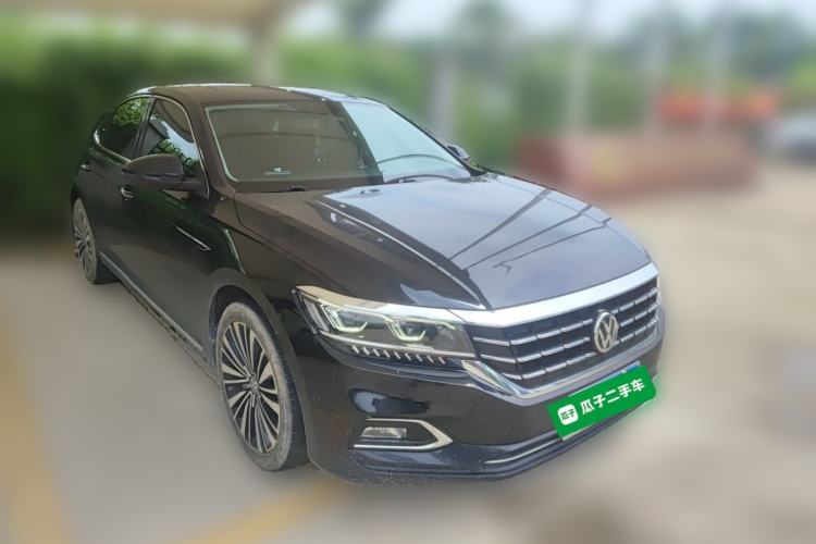 Used Volkswagen Passat 2020 330TSI Luxury Edition China VI Front Right 45 Deg