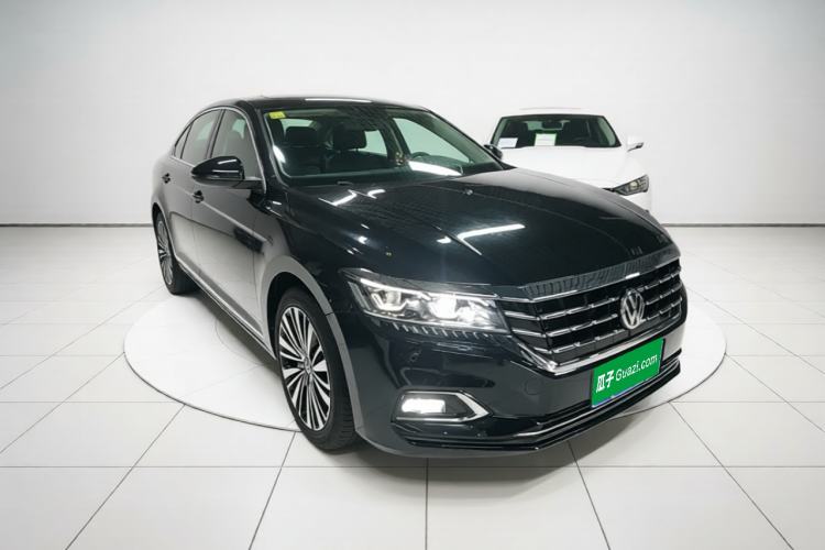 Used Volkswagen Passat 2020 330TSI Luxury Edition China VI Front Right 45 Deg