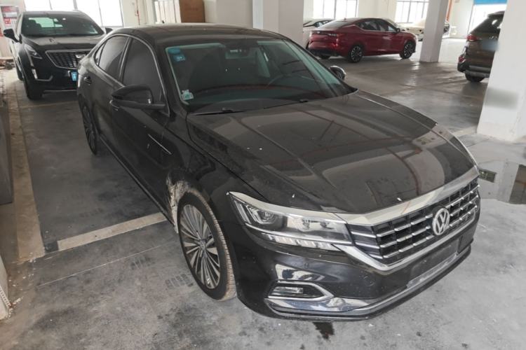 Used Volkswagen Passat 2020 330TSI Luxury Edition China VI Front Right 45 Deg