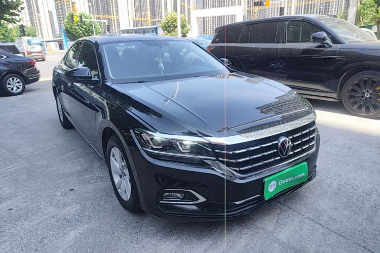 Used Volkswagen Passat 2020 Revised Version 280TSI Business Edition China VI Standard Front Right 45 Deg