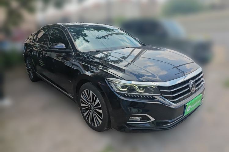 Used Volkswagen Passat 2020 Revised Version 330TSI Luxury Edition China VI Standard Front Right 45 Deg