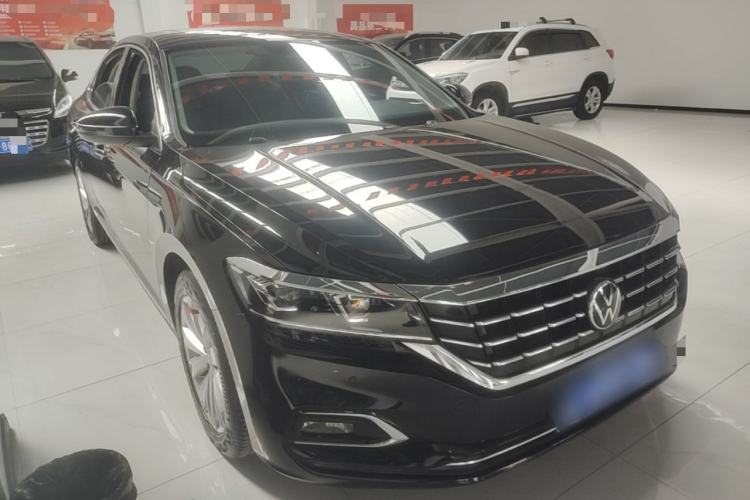 Used Volkswagen Passat 2020 330TSI Elite Edition China VI Front Right 45 Deg
