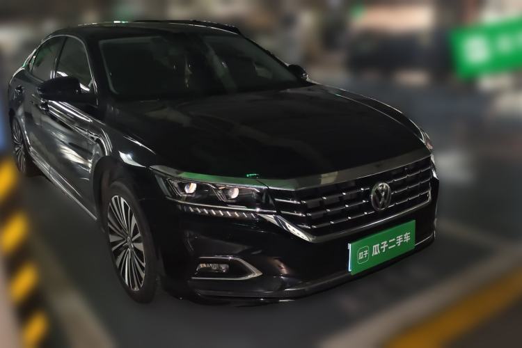 Used Volkswagen Passat 2020 330TSI Luxury Edition China VI Front Right 45 Deg