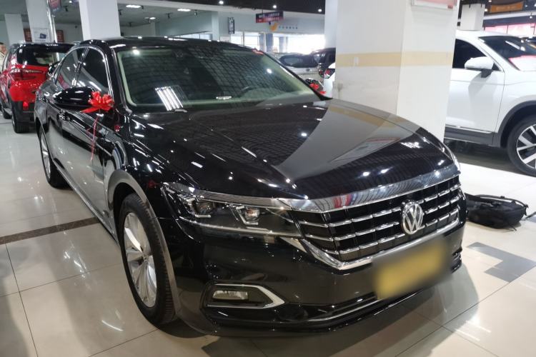 Used Volkswagen Passat 2020 330TSI Elite Edition China VI Front Right 45 Deg
