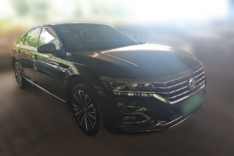 Used Volkswagen Passat 2020 330TSI Luxury Edition China VI Front Right 45 Deg