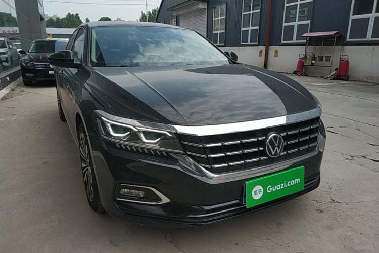 Used Volkswagen Passat 2020 Revised Version 330TSI Luxury Edition China VI Standard Front Right 45 Deg