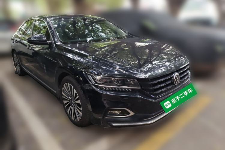 Used Volkswagen Passat 2020 Revised Version 330TSI Luxury Edition China VI Standard Front Right 45 Deg