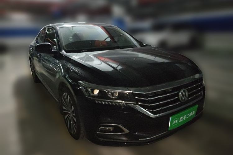 Used Volkswagen Passat 2020 330TSI Luxury Edition China VI Front Right 45 Deg